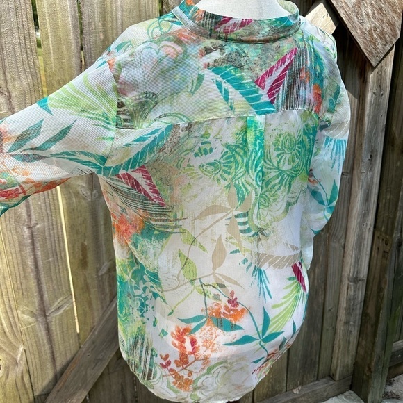 Chicos Botanical Tropical Printed Chiffo Crinkled Loose Fit Semi Sheer Top - Picture 8 of 8
